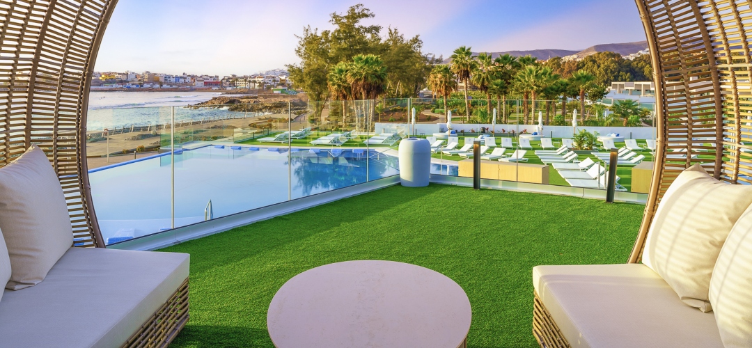 Perchel Beach Club, un oasis con vistas al mar.